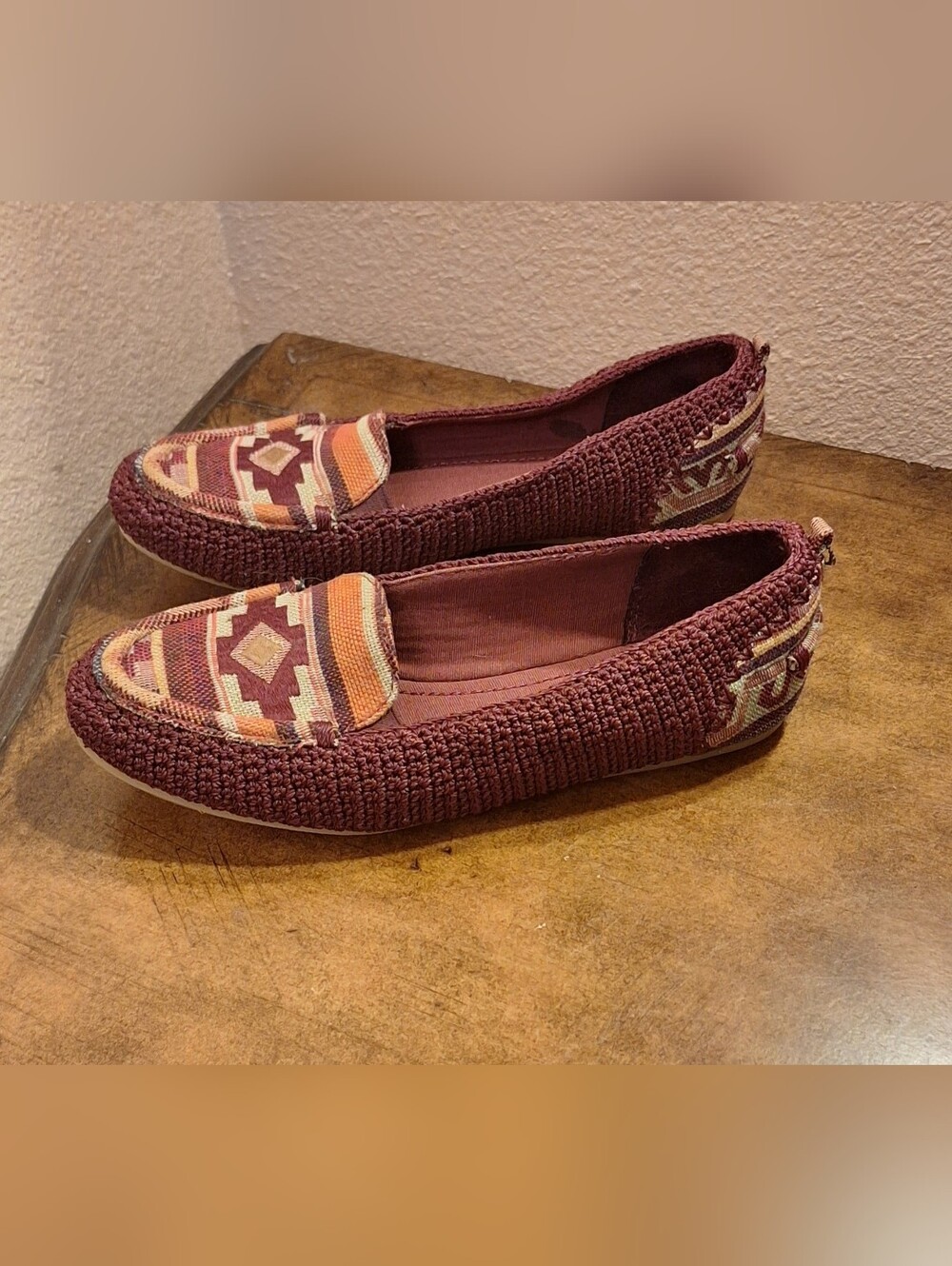 Sak Woven Burgundy South Western Pattern Women Flats Size 7.5  Snug Fit